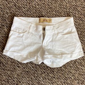 women’s (juniors) hollister short short low rise white shorts size 00